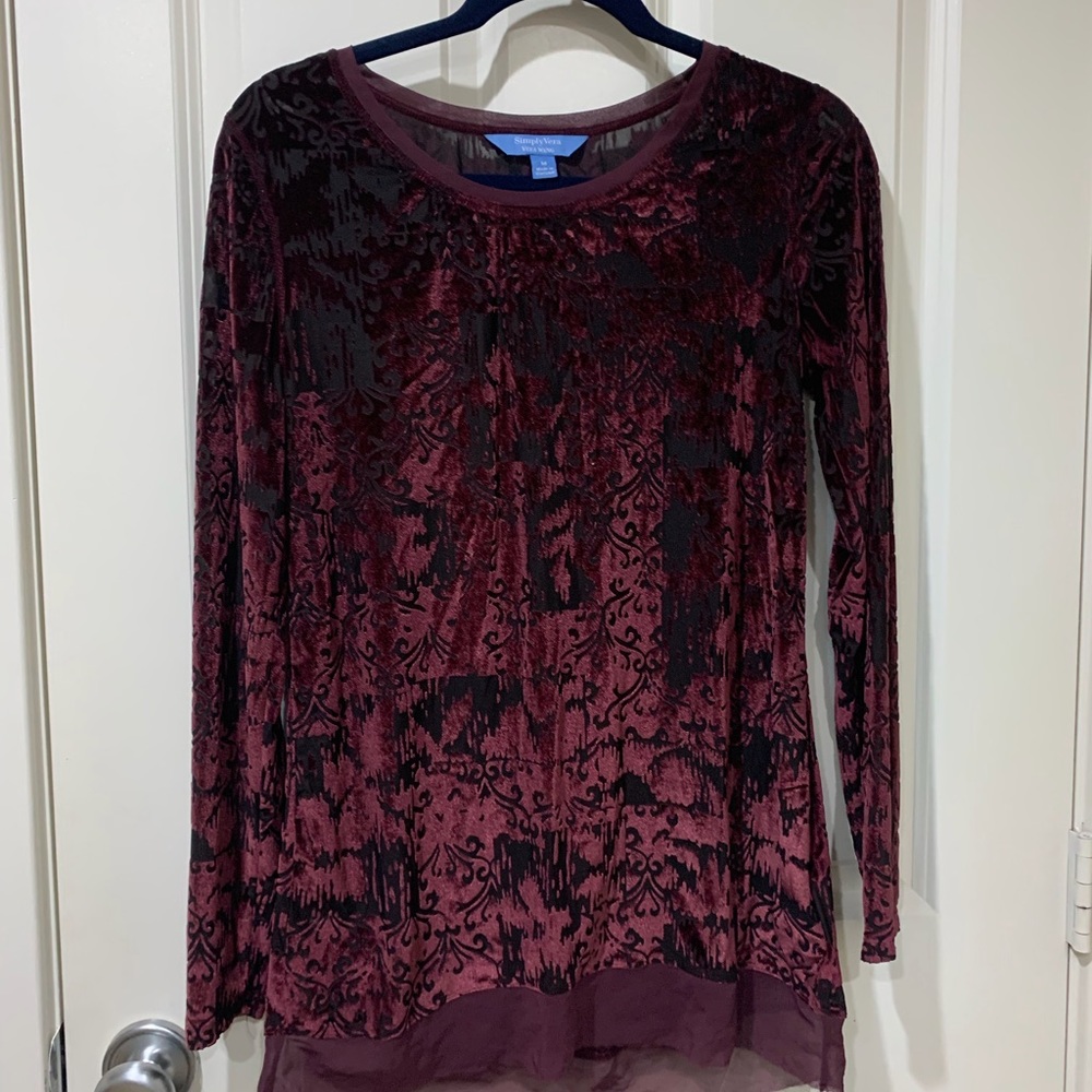 Vera Wang. Simply Vera tunic. size Medium. Burgundy velvet cutout sheer